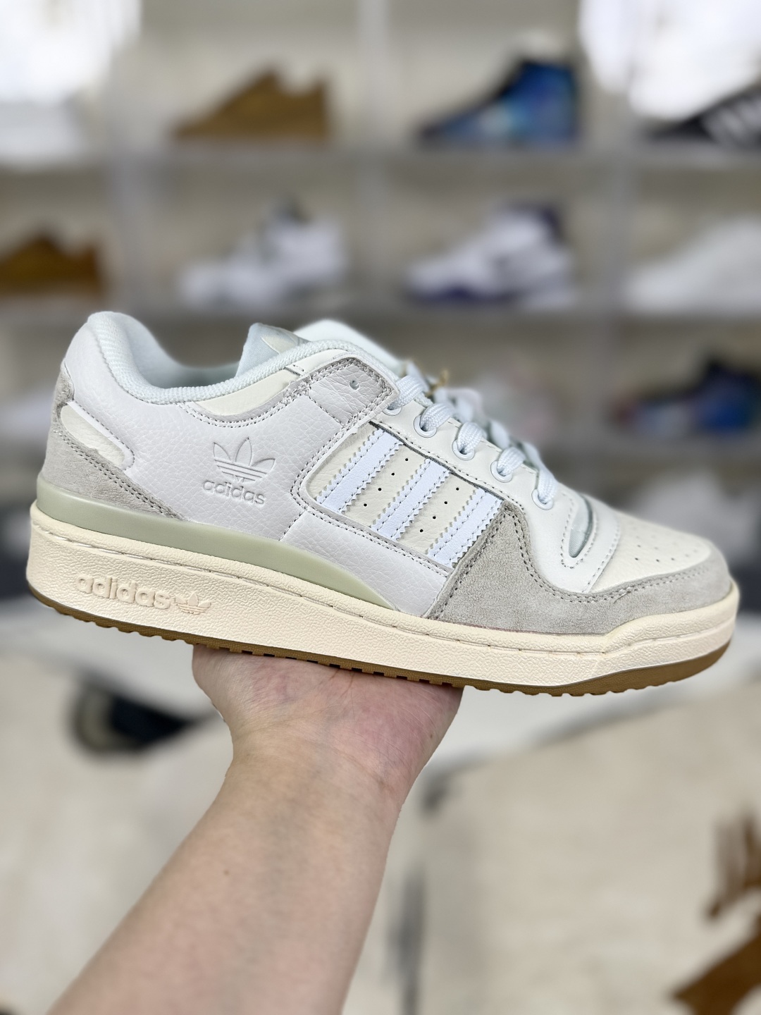 Adidas Originals Forum 84 Low ADV: Leather & Suede, Versatile Sneakers 1 cmp i1755627790144 5599 0 0