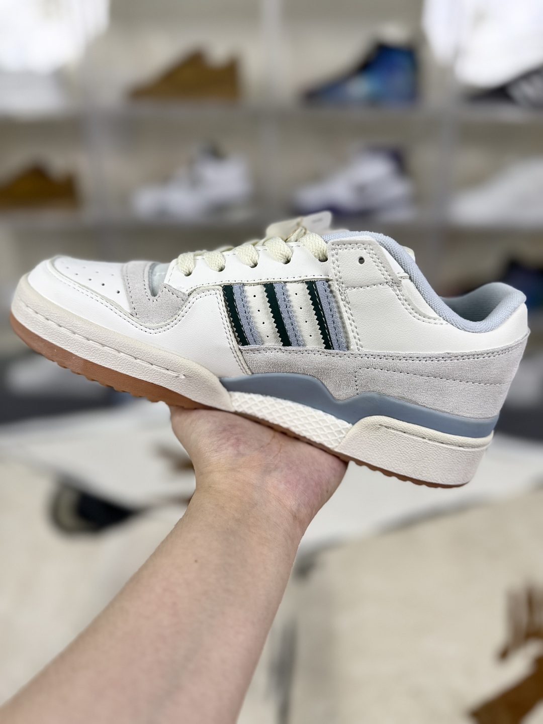 Adidas Originals Forum 84 Low-Top Sneakers - White/Gray/Blue - Unisex 3 cmp i1755627875427 1549 0 1