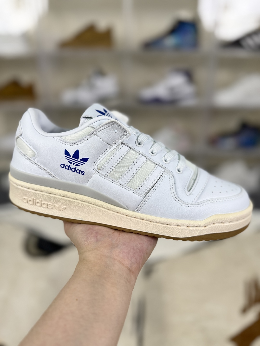 Adidas Originals Forum 84 Low ADV: Leather & Suede, Versatile Sneakers 1 cmp i1755628163336 6005 0 0