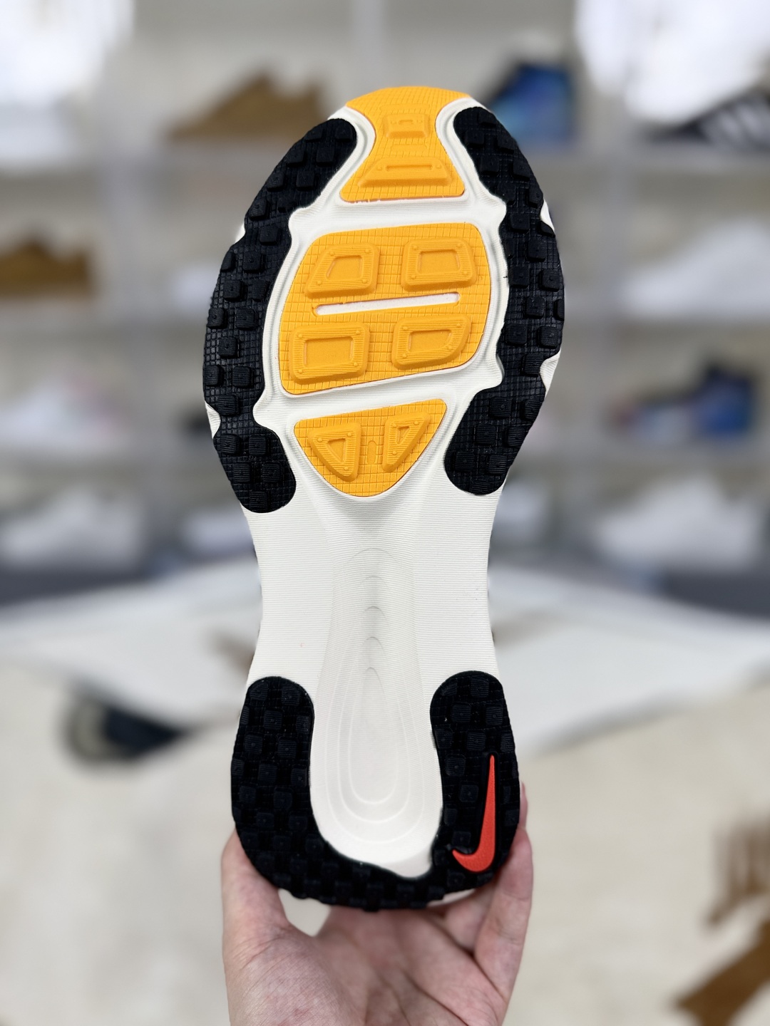 Nike Vomero 18 Running Shoes: Ultimate Comfort, Cushioning, and Breathability 7 cmp i1755628222796 7787 0 4