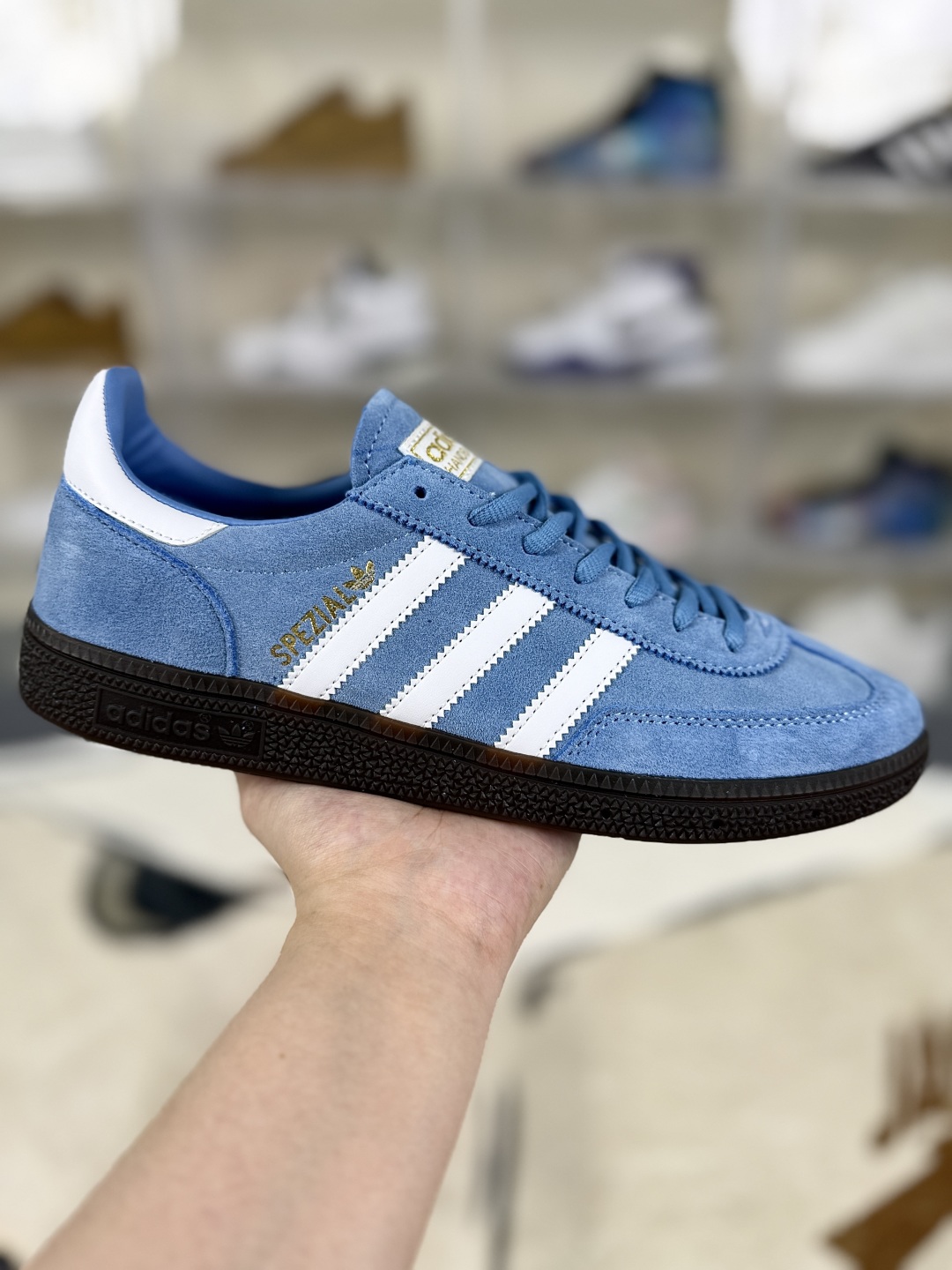 Adidas Originals Handball Spezial Blue/White Low-Top Sneakers for Men and Women 1 cmp i1755629325329 2512 0 0