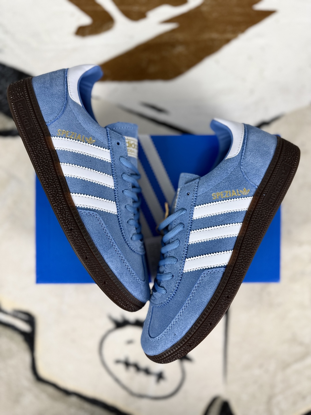 Adidas Originals Handball Spezial Blue/White Low-Top Sneakers for Men and Women 5 cmp i1755629332929 8953 0 6