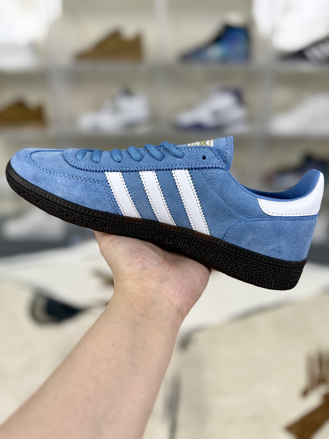 Adidas Originals Handball Spezial Blue/White Low-Top Sneakers for Men and Women 2 cmp i1755629381090 3277 0 1