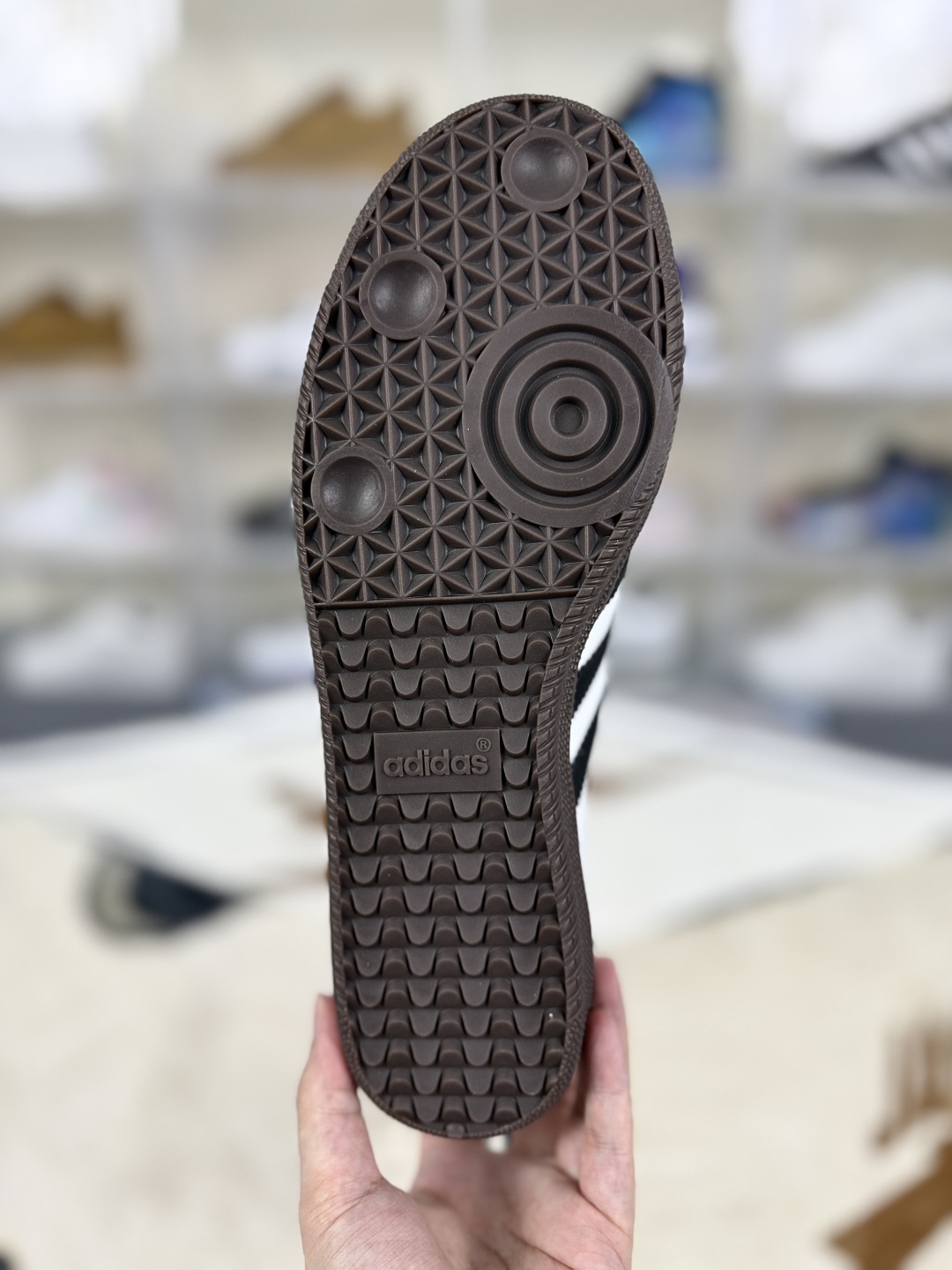 Adidas Originals Samba OG: Leather Upper, Low-Top Sneakers - Unisex, Black and White 6 cmp i1755629387854 7012 0 4