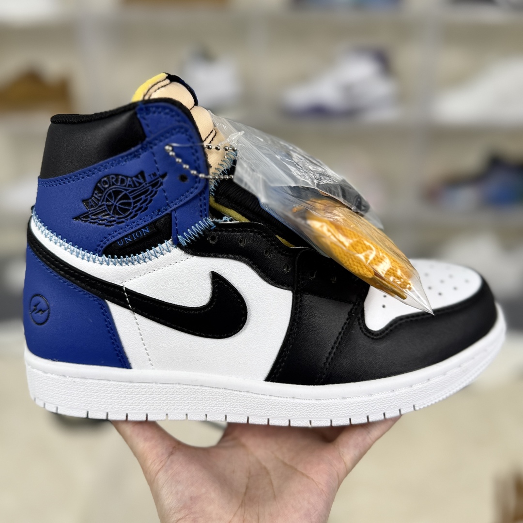 Fragment Design x Union x Jordan Air Jordan 1 Retro High - Blue/White 8 cmp i1755712823307 3699 0 5