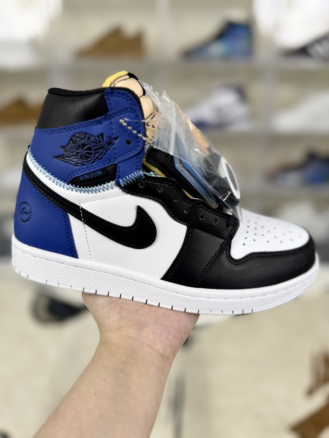 Fragment Design x Union x Jordan Air Jordan 1 Retro High - Blue/White 2 cmp i1755712823310 111 0 0