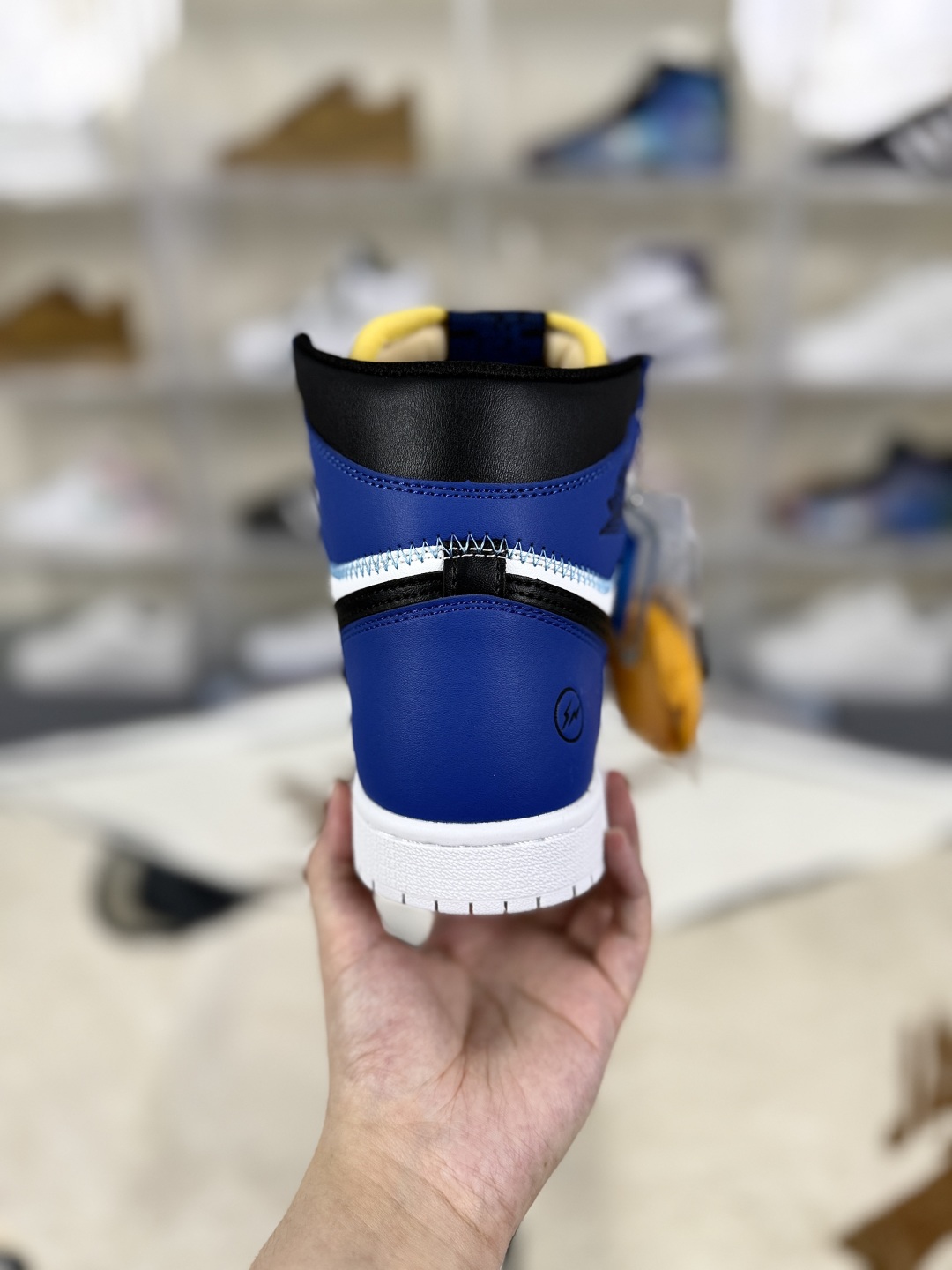 Fragment Design x Union x Jordan Air Jordan 1 Retro High - Blue/White 4 cmp i1755712850913 8793 0 2