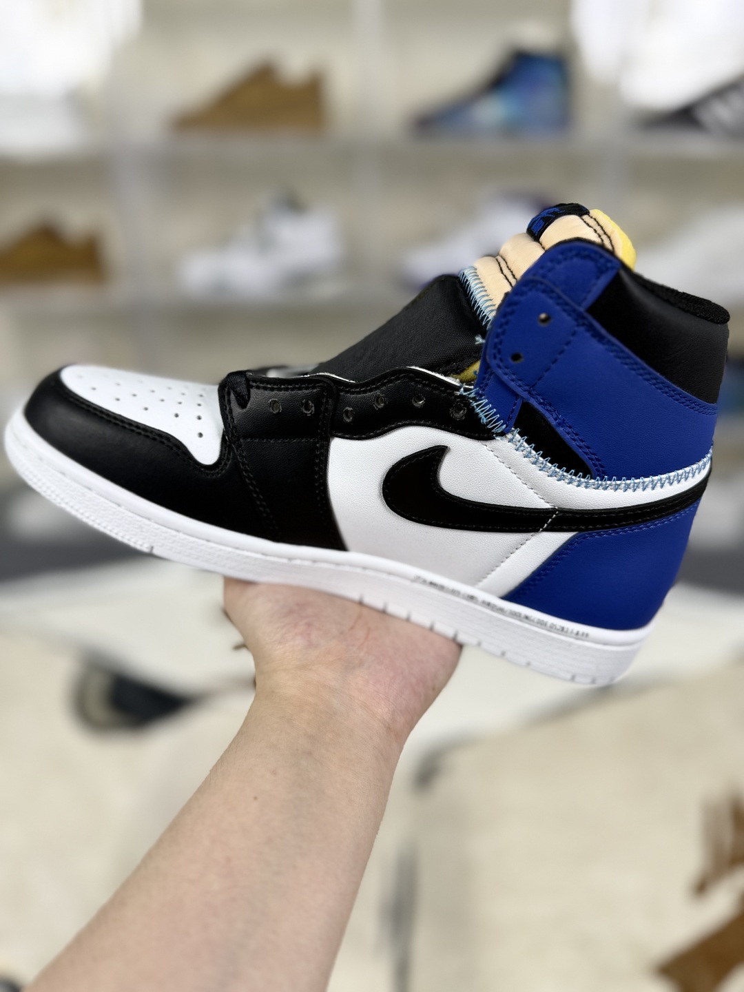 Fragment Design x Union x Jordan Air Jordan 1 Retro High - Blue/White 3 cmp i1755712850923 3112 0 1