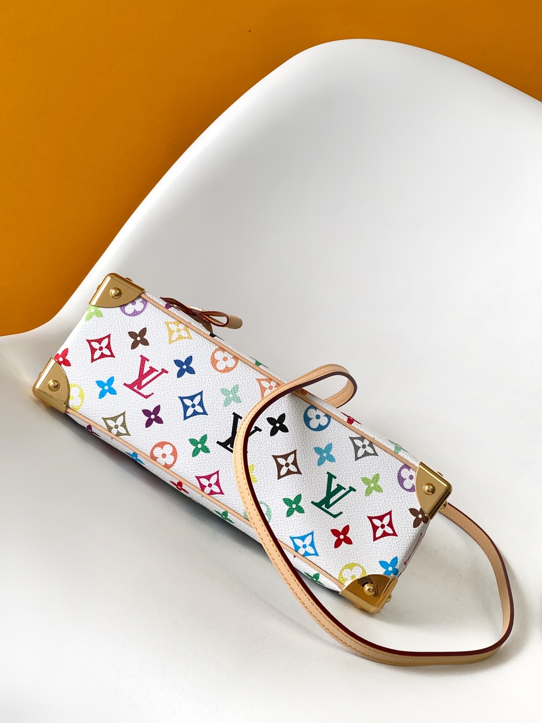  动态163  M13084本款 Handbag East West 手袋出自路易威登 x 村上隆再版系
