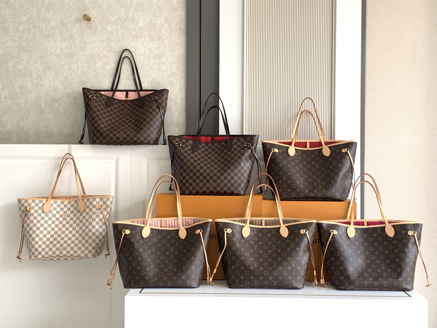 Louis Vuitton Neverfull Tote Bag: Iconic Style & Spacious Design, Multiple Colors