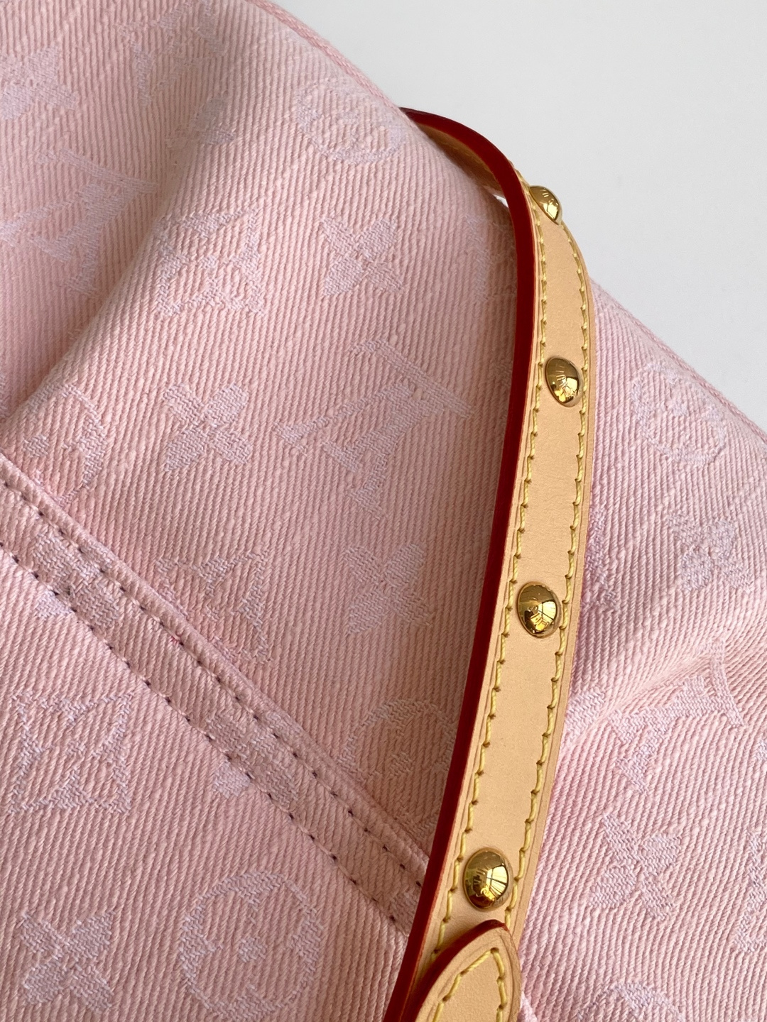 Loewe 动态163 M46829蓝色 M13347 粉色 Sunset 手袋聚焦 Monogram Denim 帆布