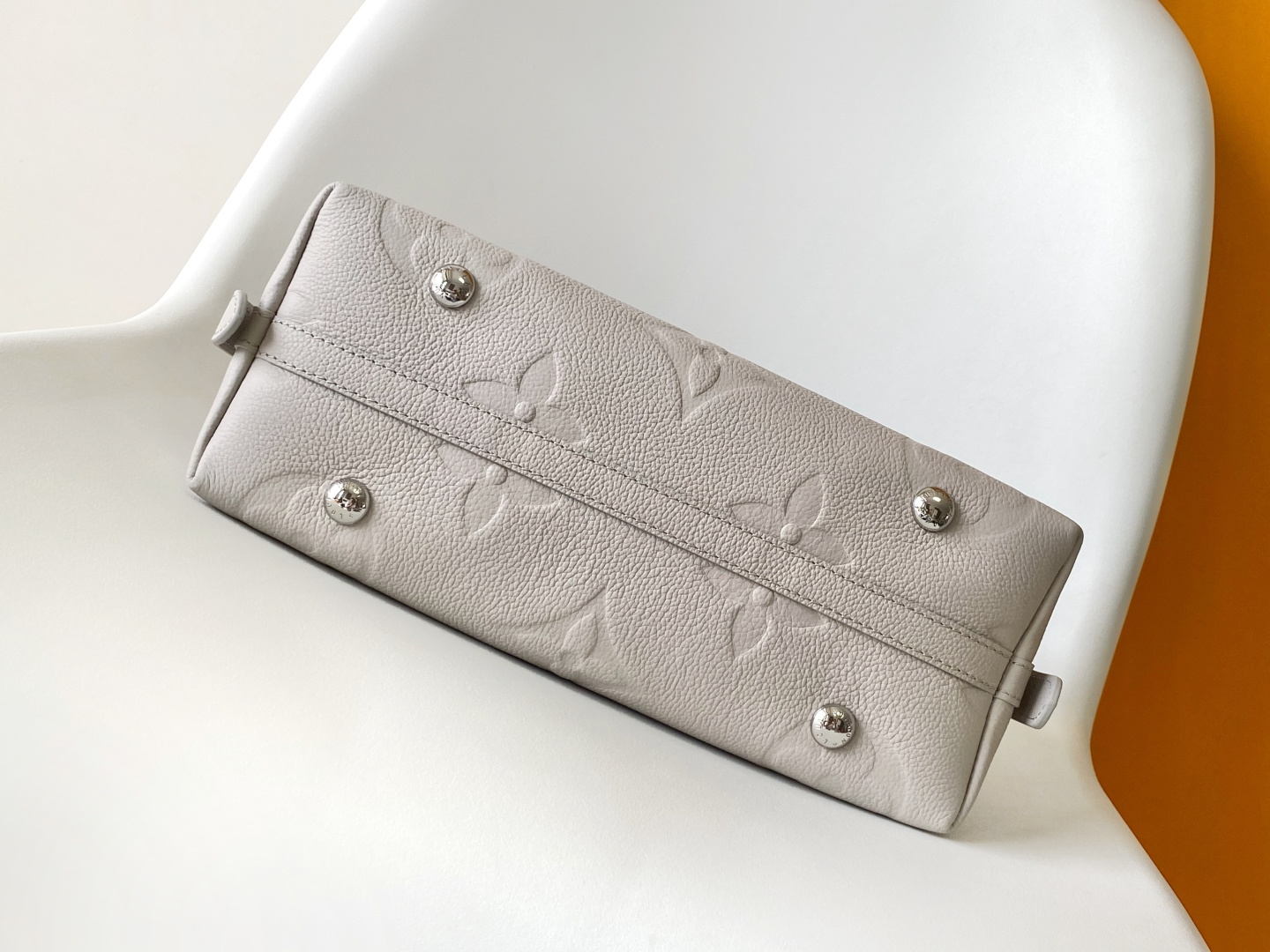 Louis Vuitton 米M46288黑 M46293米白M46277杏色