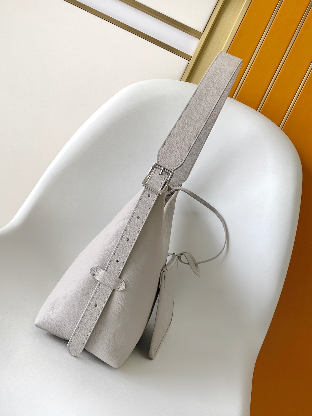 Louis Vuitton 米M46288黑 M46293米白M46277杏色