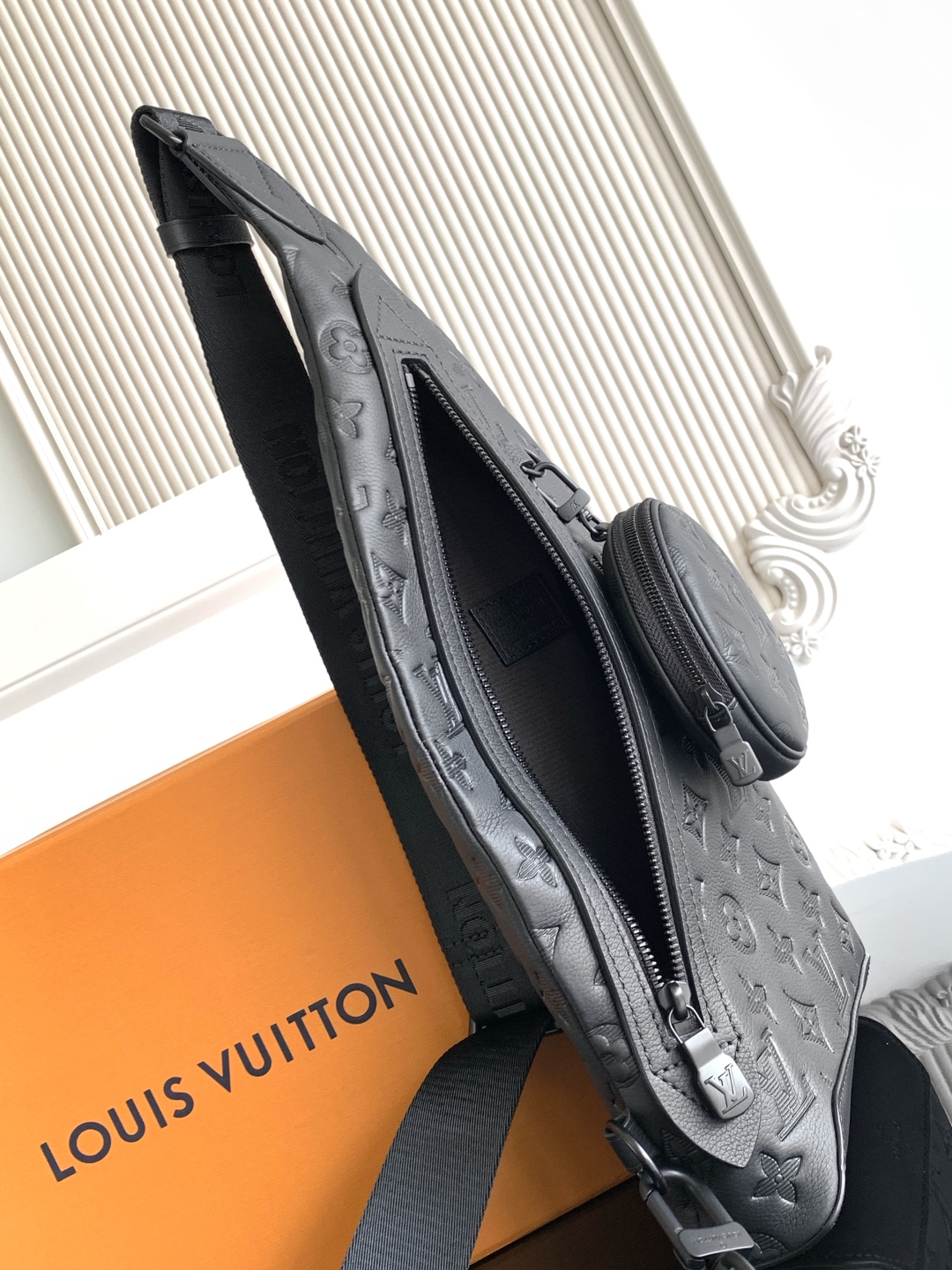 Louis Vuitton Duo Sling Bag in Black Leather with Jacquard Strap 9 cmp i1750396208503 5707 0 7
