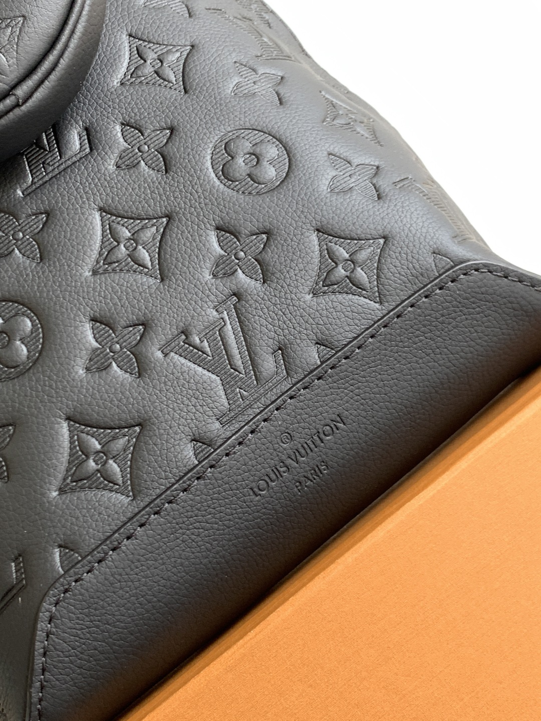 Louis Vuitton Duo Sling Bag in Black Leather with Jacquard Strap 7 cmp i1750396211646 6678 0 5