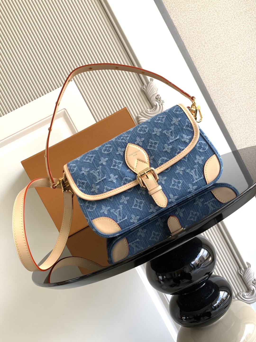 Louis Vuitton Diane Bolso de Mano Denim Monogram con Detalles de Cuero
