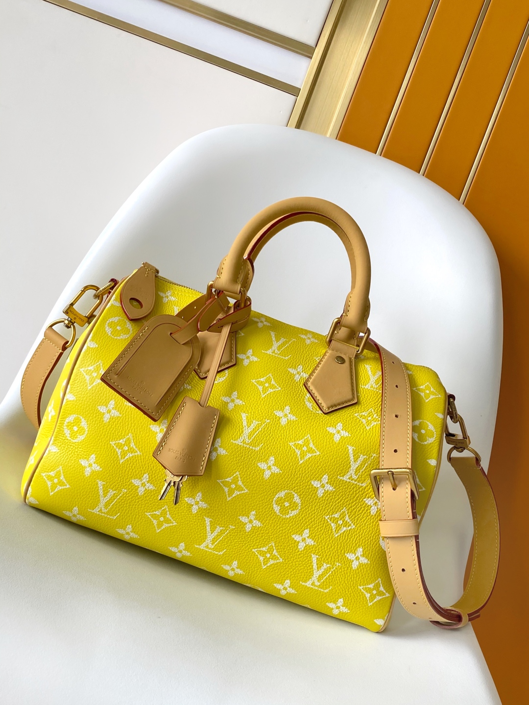 Louis Vuitton Speedy P23 Bandoulière 30 حقيبة يد جلدية بنقشة Monogram - أصفر فلوري