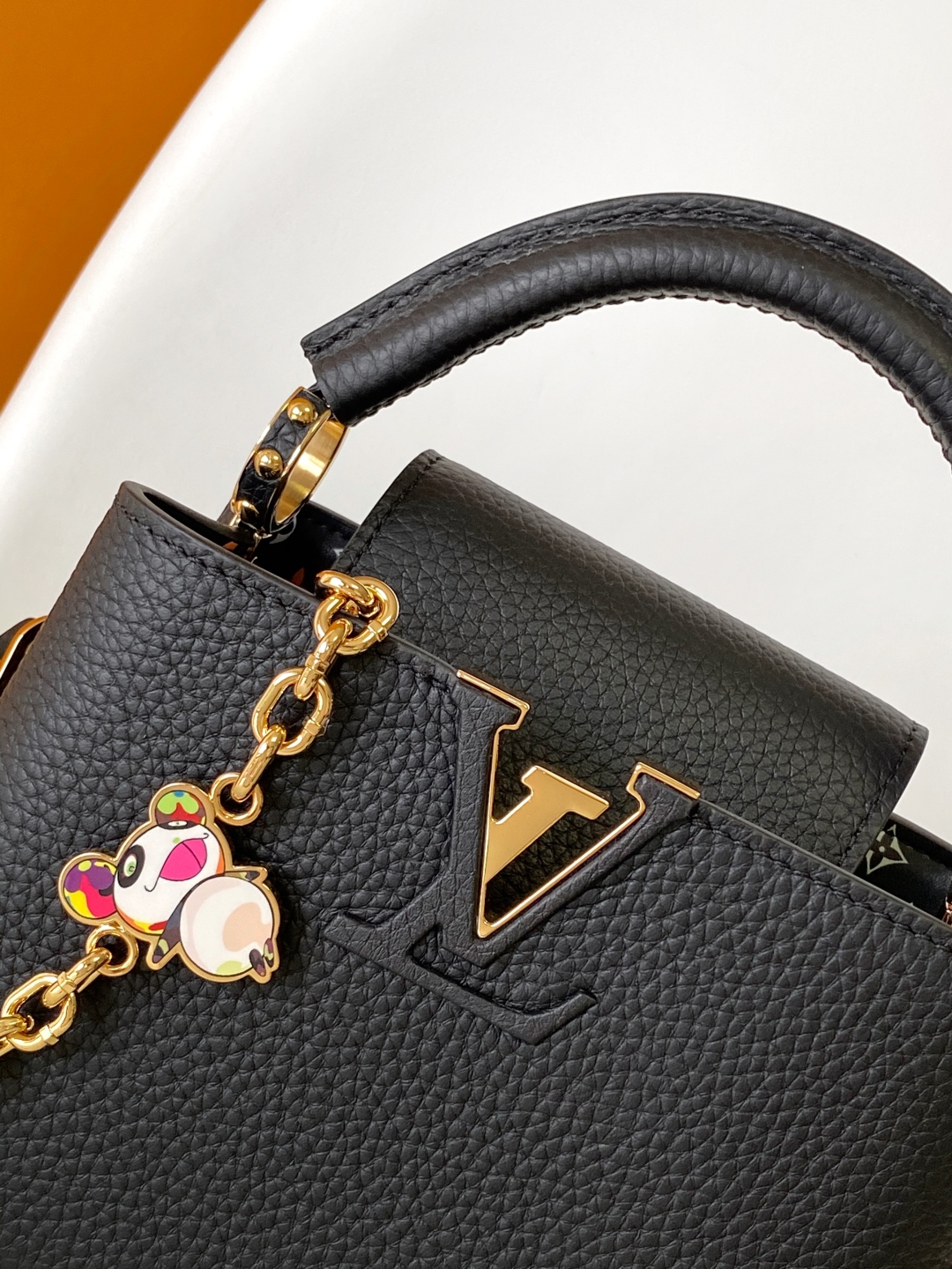 Louis Vuitton Capucines Handbag Taurillon Leather Black With Golden Hardware 7 cmp i1750701742959 5879 0 4