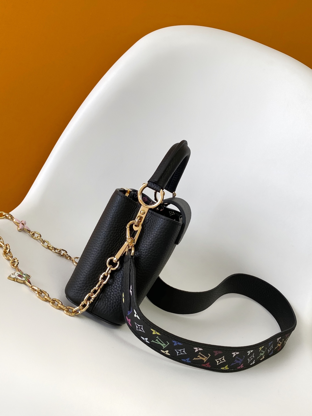 Louis Vuitton Capucines Handbag Taurillon Leather Black With Golden Hardware 4 cmp i1750701744880 671 0 2