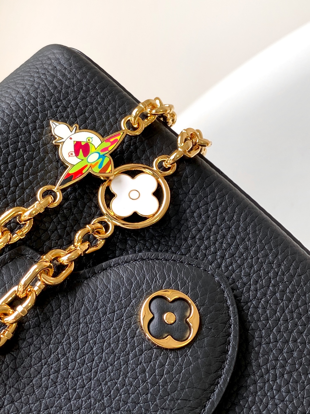 Louis Vuitton Capucines Handbag Taurillon Leather Black With Golden Hardware 6 cmp i1750701768592 6436 0 8