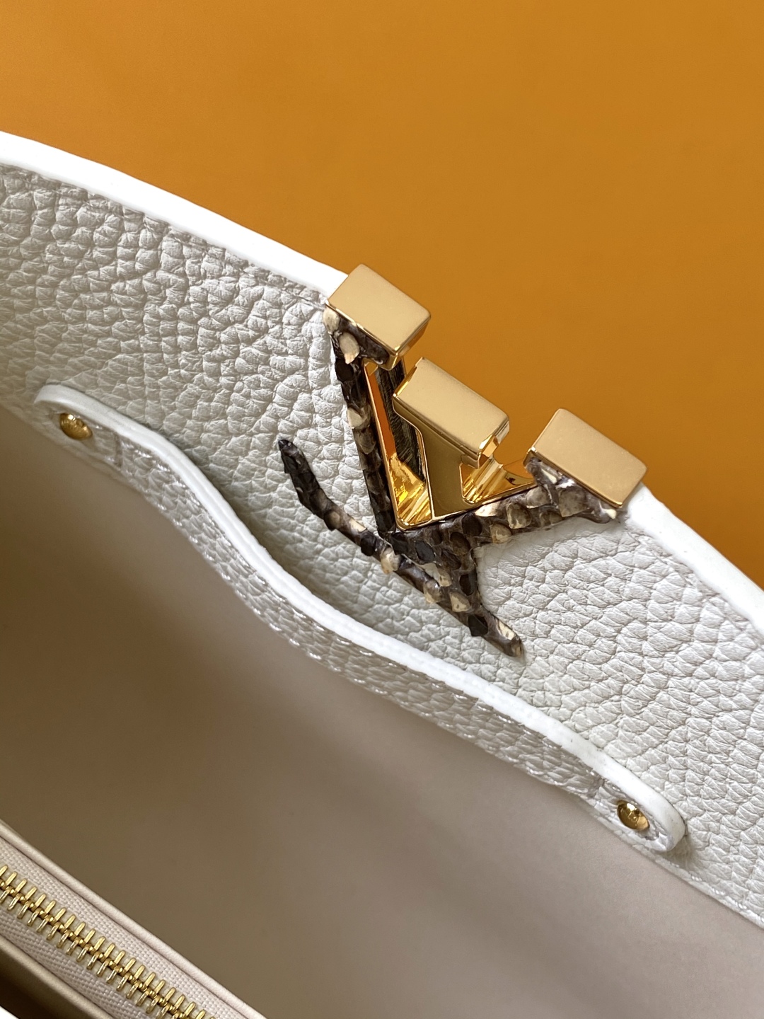Louis Vuitton Capucines Mini Bag - White Taurillon Leather & Python Handle 8 cmp i1751200012016 5431 0 5