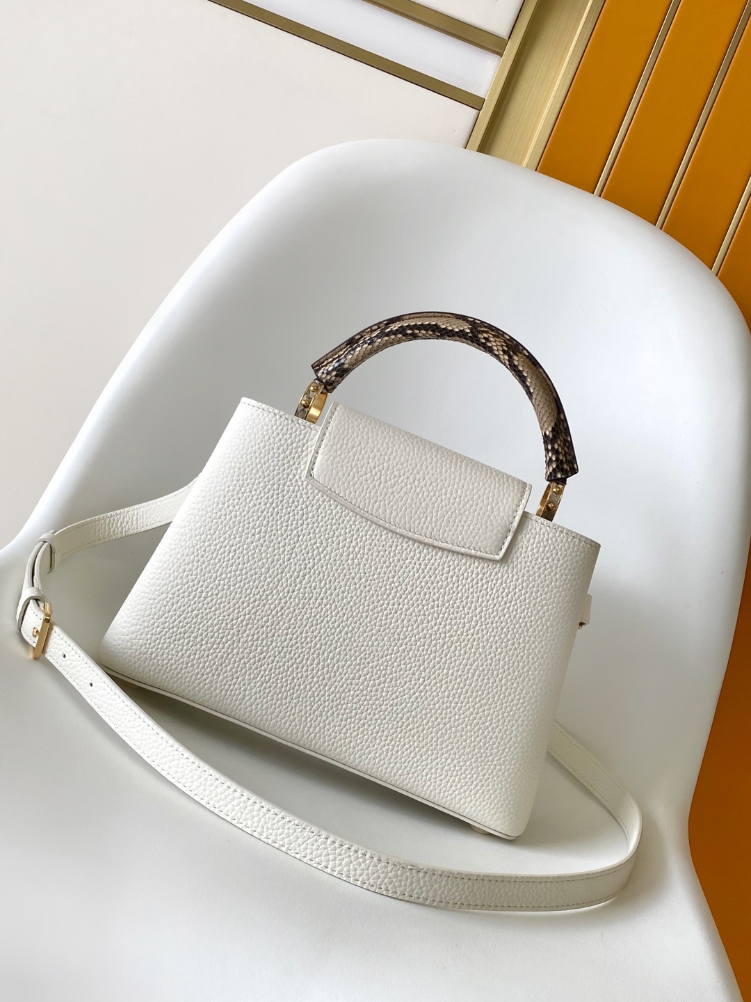 Louis Vuitton Capucines Mini Bag - White Taurillon Leather & Python Handle 3 cmp i1751200012016 5982 0 0