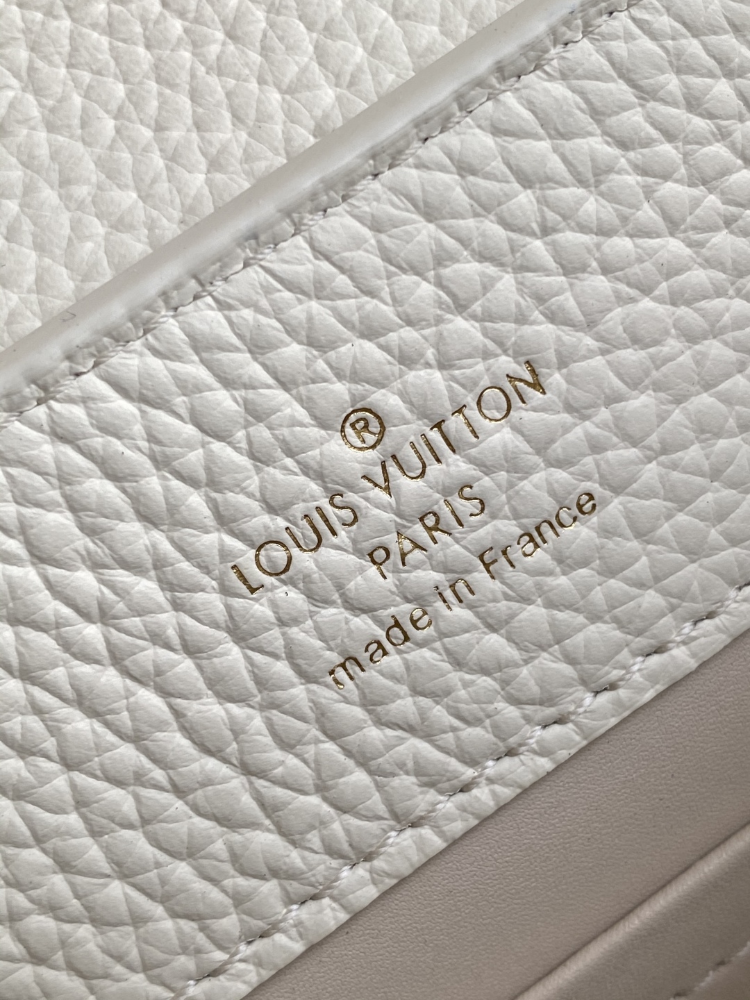 Louis Vuitton Capucines Mini Bag - White Taurillon Leather & Python Handle 10 cmp i1751200012017 8373 0 7