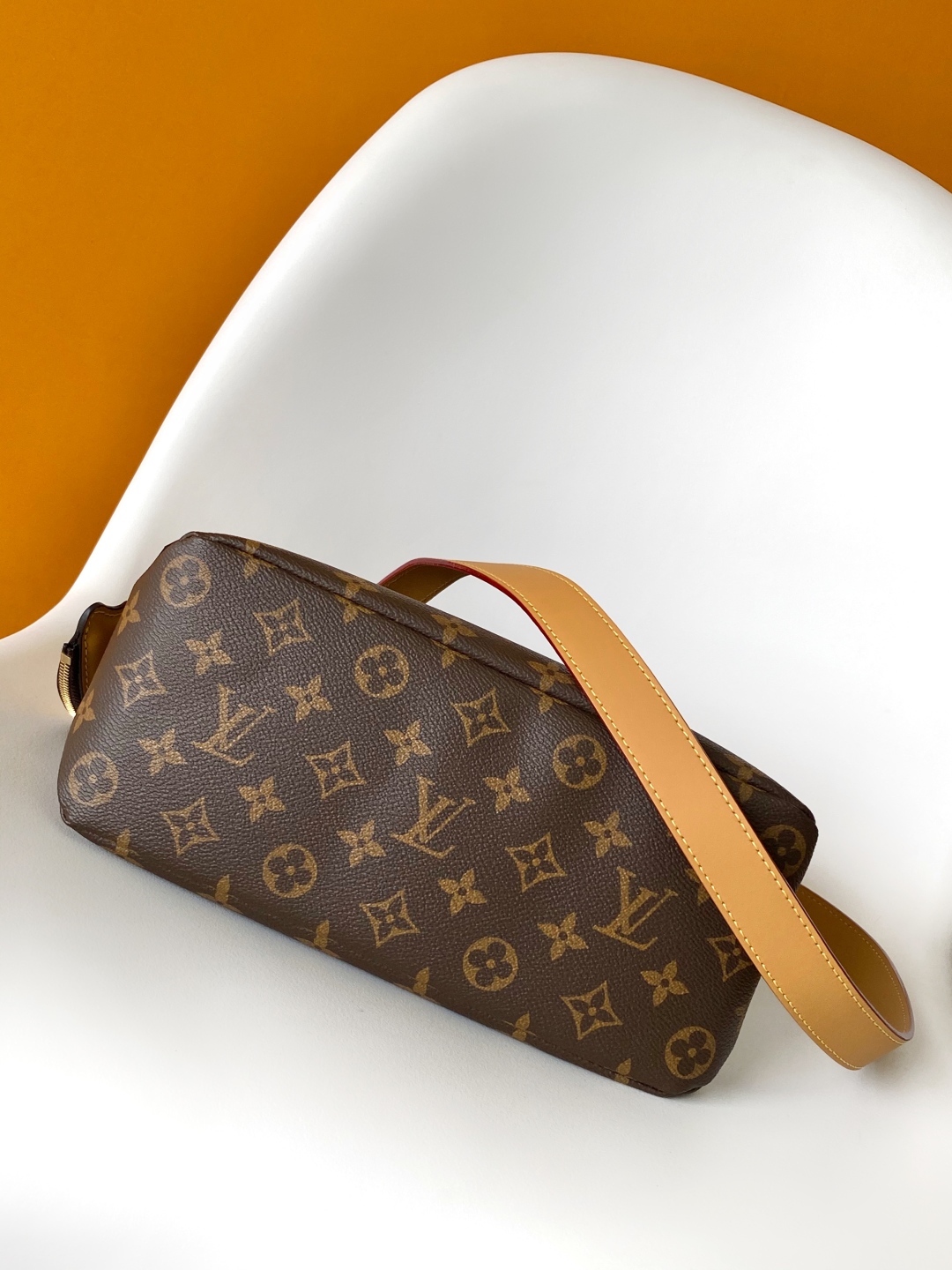 Louis Vuitton Shopper Medium Bag Monogram Brown Leather, 25x19x11 cm 5 cmp i1751540529449 3470 0 3