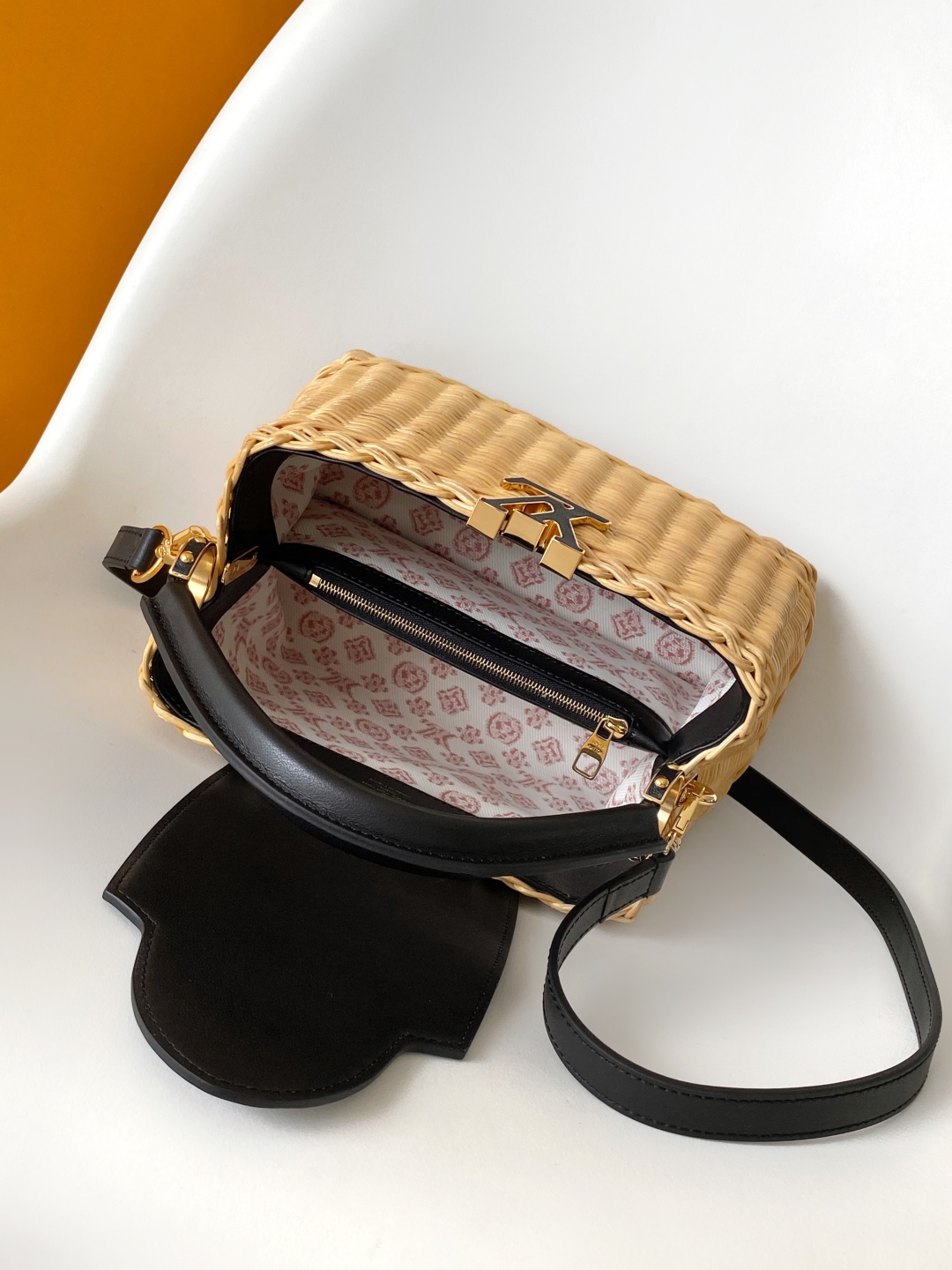 Louis Vuitton Capucines BB Wicker Bag, Elegant Design & Secure Closure 9 cmp i1751694258687 3014 0 7