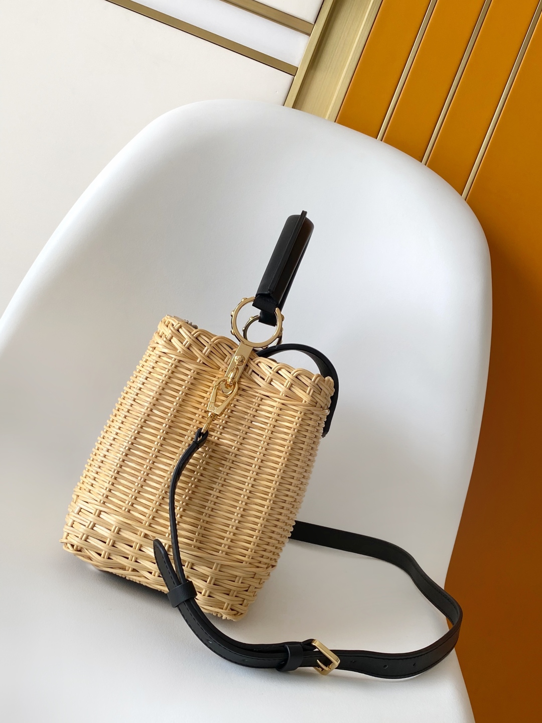 Louis Vuitton Capucines BB Wicker Bag, Elegant Design & Secure Closure 3 cmp i1751694258689 3003 0 1