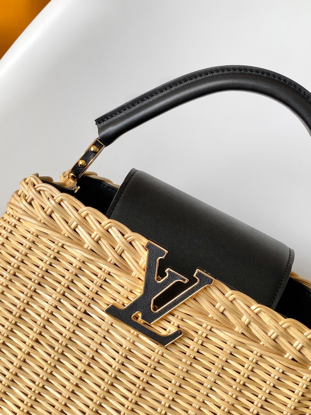 Louis Vuitton Capucines BB Wicker Bag, Elegant Design & Secure Closure 6 cmp i1751694261013 6176 0 4