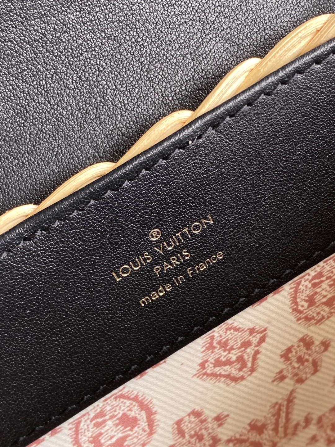 Louis Vuitton Capucines BB Wicker Bag, Elegant Design & Secure Closure 10 cmp i1751694261025 9365 0 8