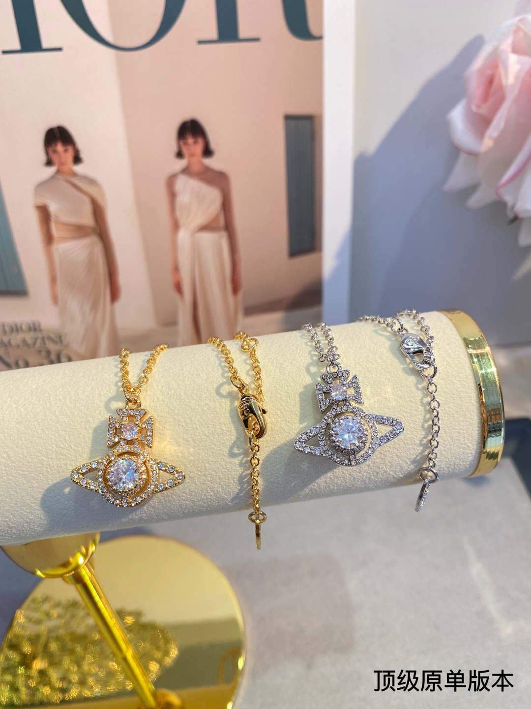   西太后 vivienne 满钻 土星项链
闭眼‮准入‬没错！白钻镶嵌、纯‮王粹‬冠球‮经是‬典的象征