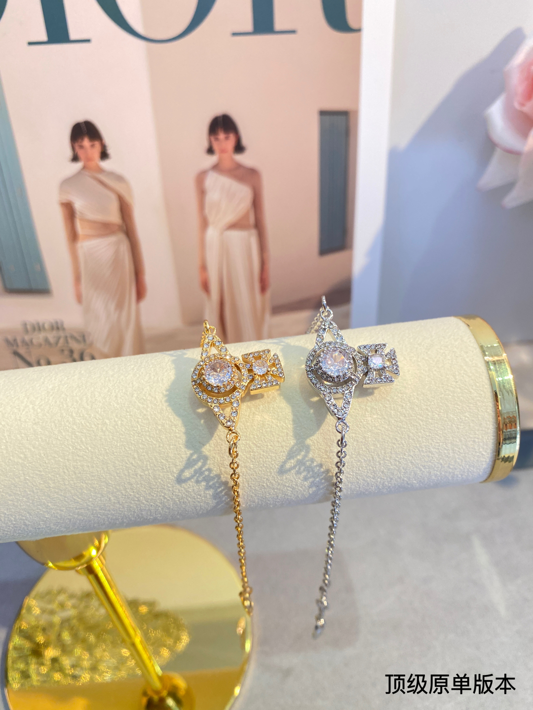  西太后 vivienne 满钻 土星手链
闭眼‮准入‬没错！白钻镶嵌、纯‮王粹‬冠球‮经是‬典的象征，