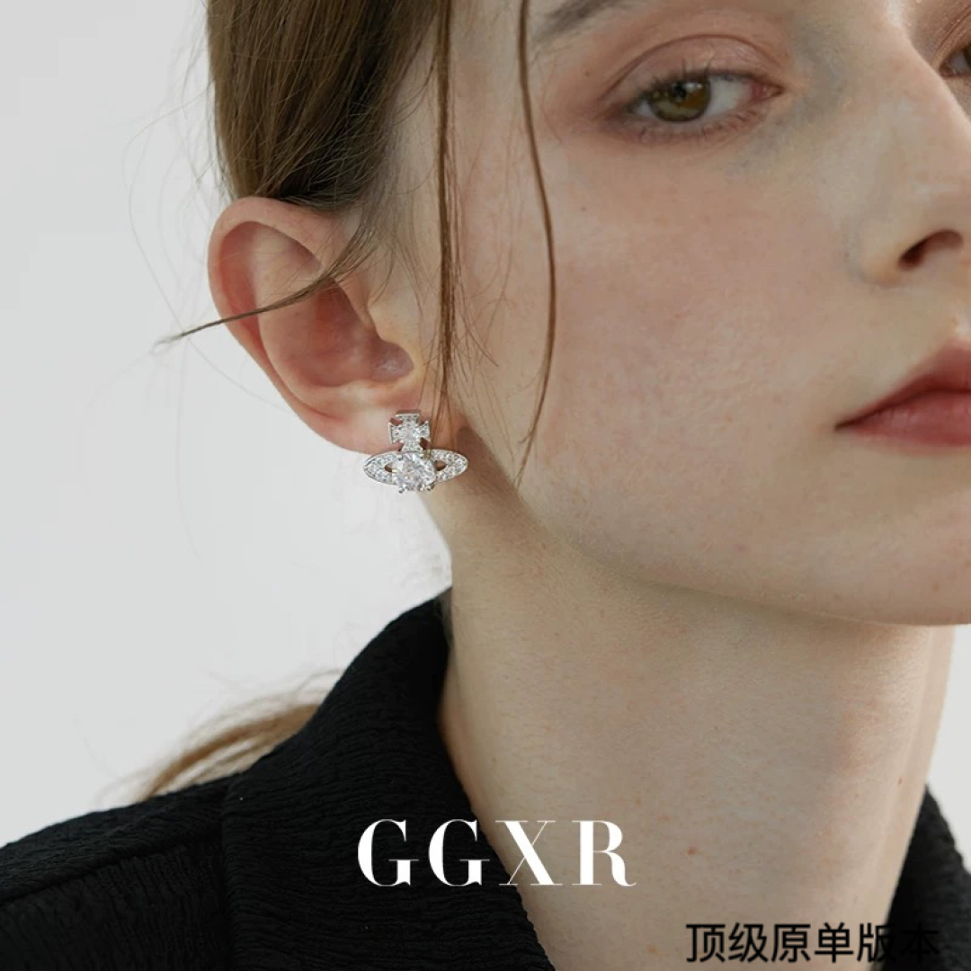  西太后 vivienne 满钻 土星耳钉
闭眼‮准入‬没错！白钻镶嵌、纯‮王粹‬冠球‮经是‬典的象征，