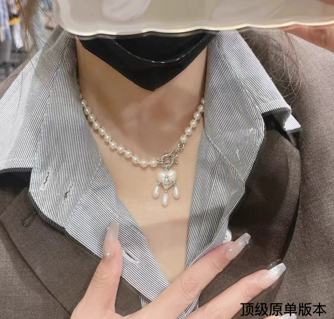  西太后 vivienne 珍珠项链
闭眼‮准入‬没错！纯‮王粹‬冠球‮经是‬典的象征，闪‮土耀‬星环勾