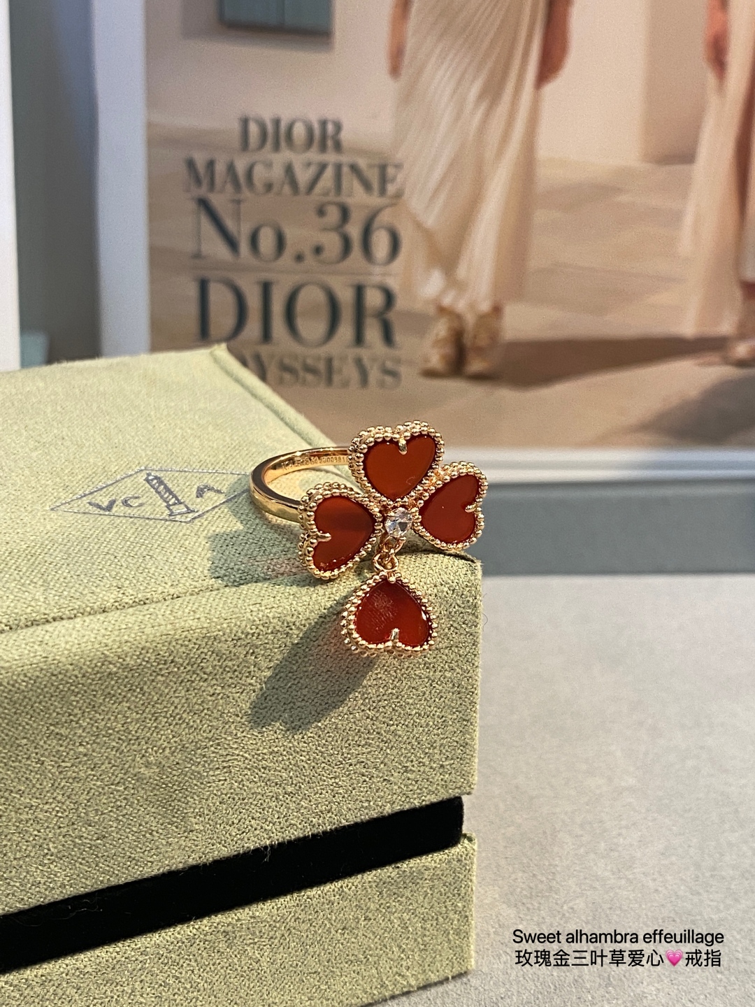 “Alhambra Lucky Series Earrings: Red Jade & Heart Four Leaf Design Process” - 图片 4