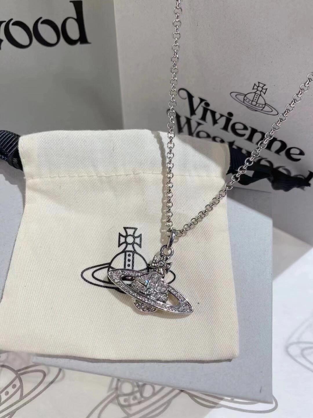 ๐๐ข๐ฏ๐ข๐๐ง๐ง๐ ๐๐๐ฌ๐ญ๐ฐ๐จ๐จ๐๐ชโจ
ๅๆ้ถ้ป้กน้พ vivienne westwood่ฅฟๅคชๅๅๆ้กน้พ