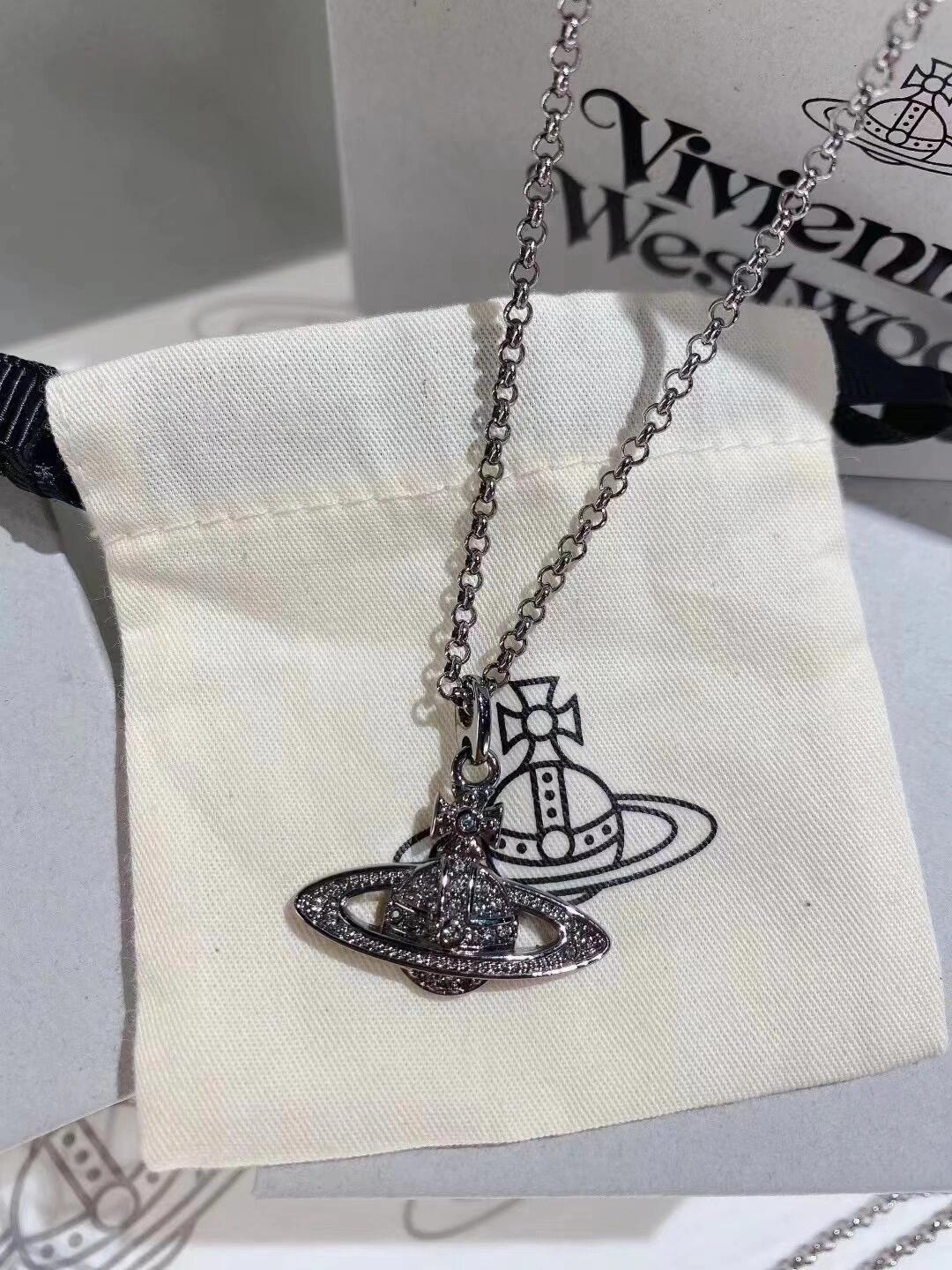 ๐๐ข๐ฏ๐ข๐๐ง๐ง๐ ๐๐๐ฌ๐ญ๐ฐ๐จ๐จ๐๐ชโจ
ๅๆ้ถ้ป้กน้พ vivienne westwood่ฅฟๅคชๅๅๆ้กน้พ