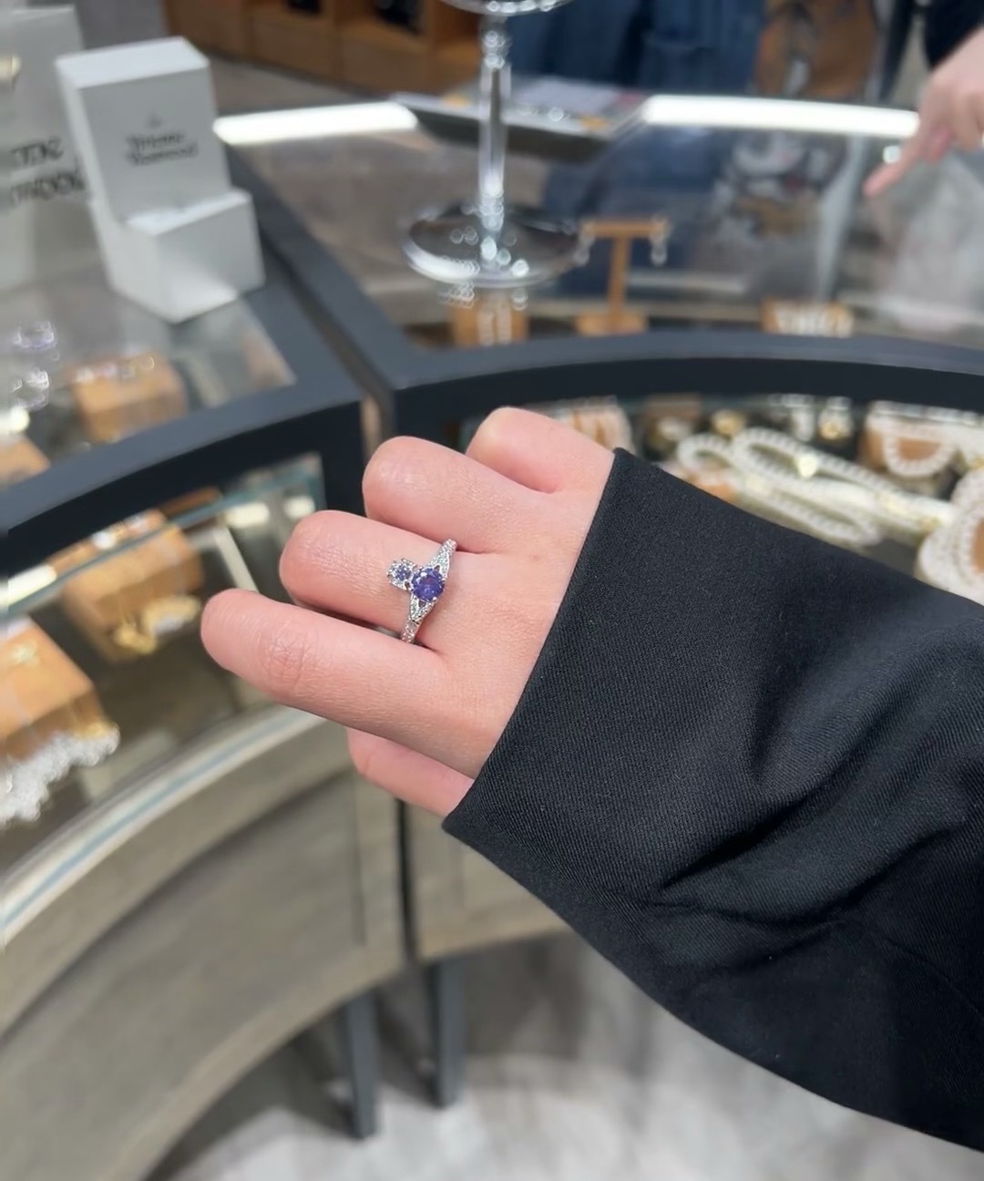  vivienne westwood西太后薇薇安土星戒指💍英国时装设计师，时装的朋克之母！时尚潮流风格，