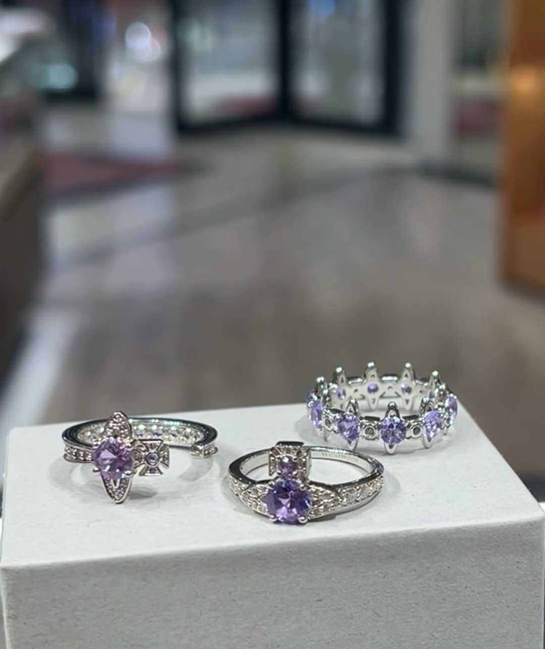  vivienne westwood西太后薇薇安土星戒指💍英国时装设计师，时装的朋克之母！时尚潮流风格，