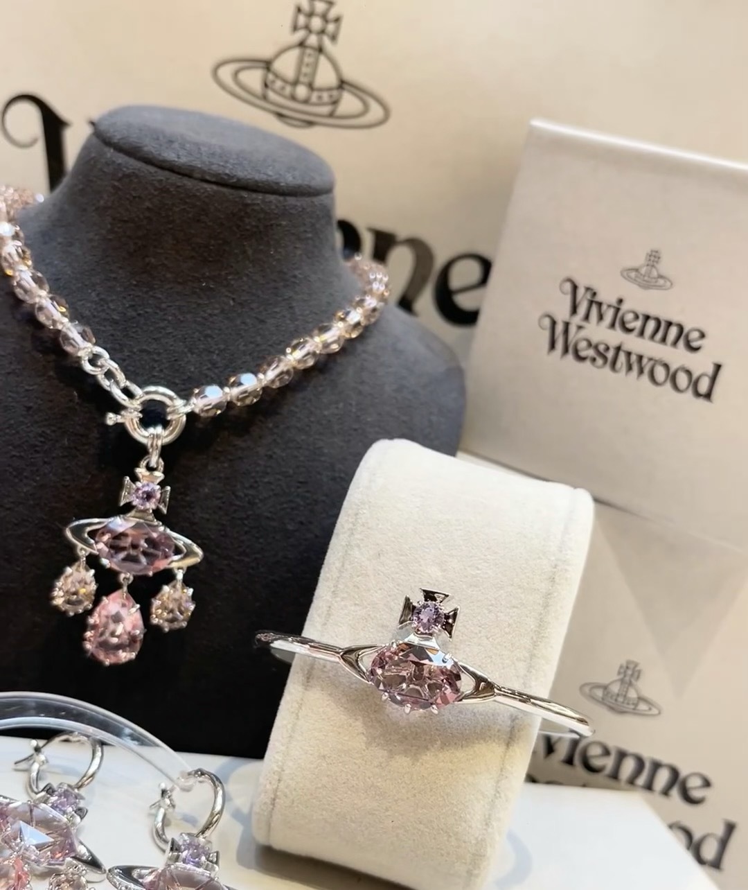 💋 vivienne westwood西太后薇薇安土星水晶项链！英国时装设计师，时装的朋克之母！时尚潮流