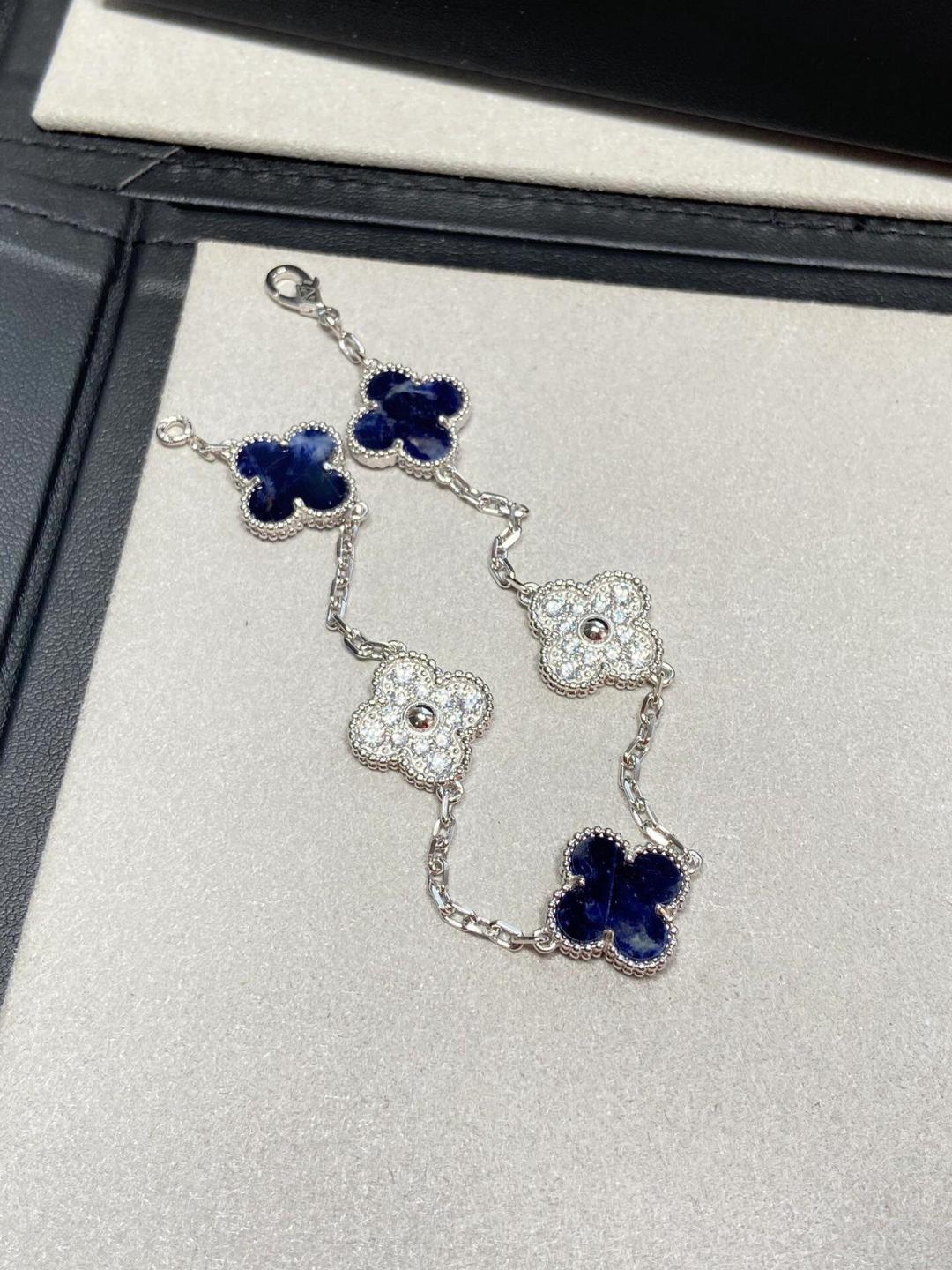 👑Vca白金色彼得石间隔钻四叶草五花手链