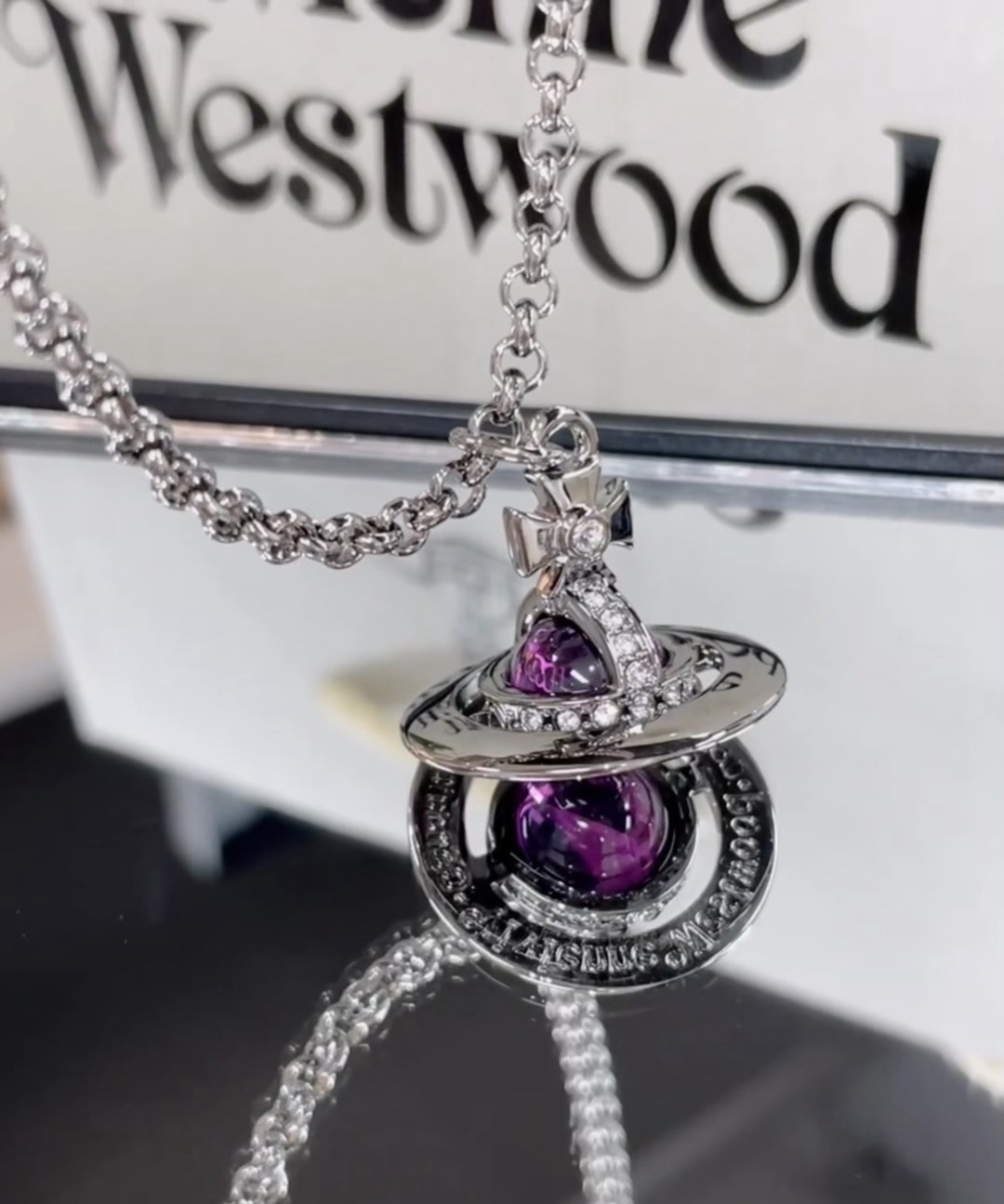 💋 西太后大号毛衣链𝐕𝐢𝐯𝐢𝐞𝐧𝐧𝐞 𝐖𝐞𝐬𝐭𝐰𝐨𝐨𝐝🪐
vivienne westwood英国时装设计