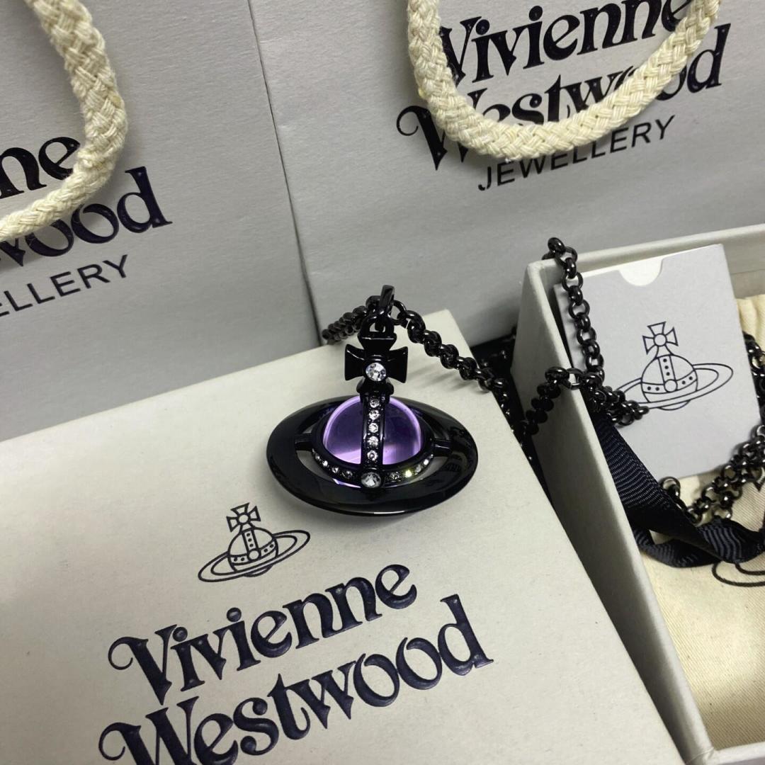 💋 西太后项链𝐕𝐢𝐯𝐢𝐞𝐧𝐧𝐞 𝐖𝐞𝐬𝐭𝐰𝐨𝐨𝐝🪐
vivienne westwood英国时装设计师，时