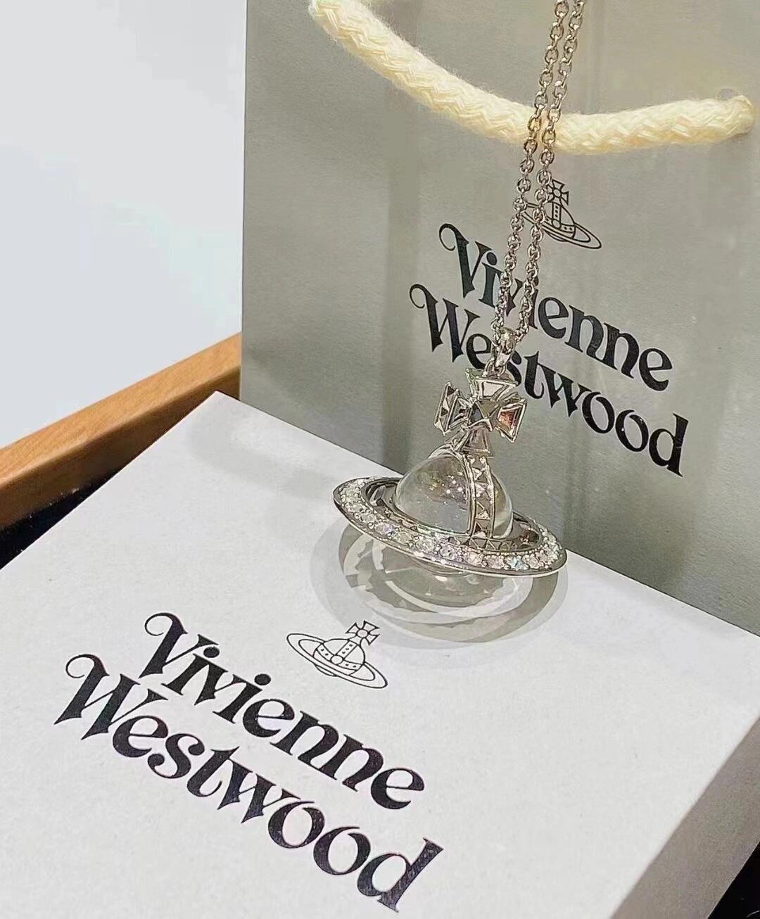 𝐕𝐢𝐯𝐢𝐞𝐧𝐧𝐞 𝐖𝐞𝐬𝐭𝐰𝐨𝐨𝐝
高品质西太后项链
vivienne westwood英国时装设计师