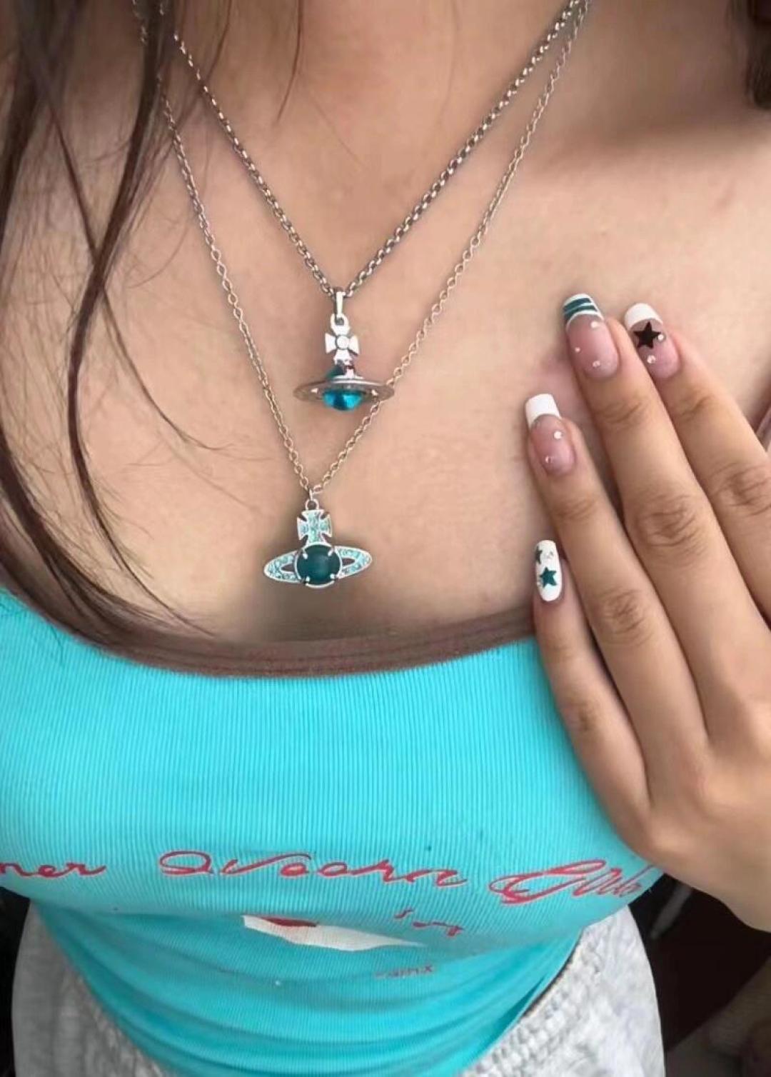  𝐕𝐢𝐯𝐢𝐞𝐧𝐧𝐞 𝐖𝐞𝐬𝐭𝐰𝐨𝐨𝐝
高品质西太后项链
vivienne westwood英国时装设计师