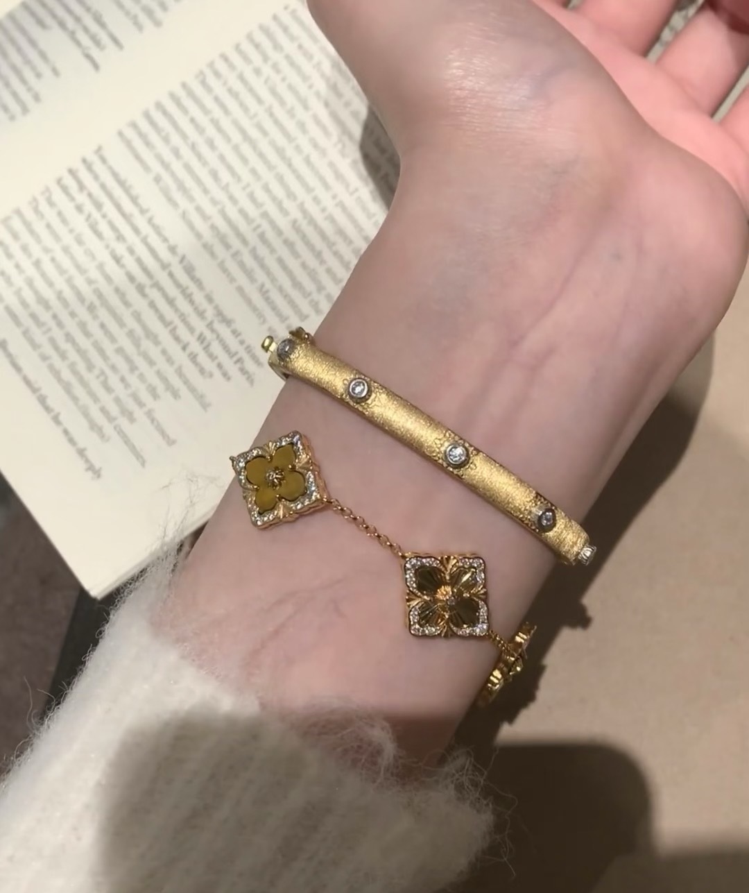 P775 V GOLD-TO-SCRUTINIZER BUCHILATI, LASER-FIRED FIVE-FLOWER BRACELETS - 图片 3