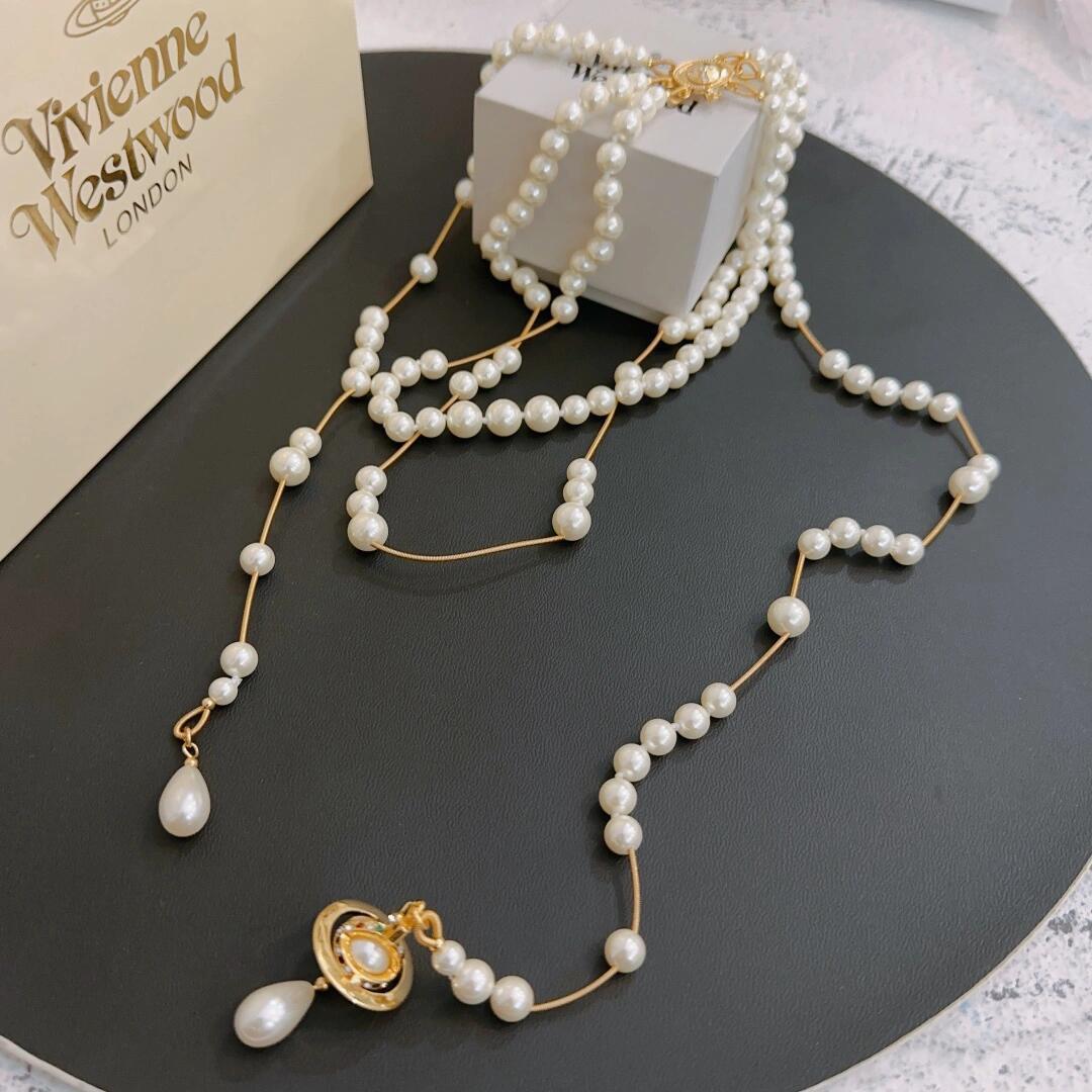 西太后珍珠项链 小巧精致，闭眼入准没错！纯粹王冠球是经典的象征，闪耀土星环勾勒未来波光流转间，开启一场与