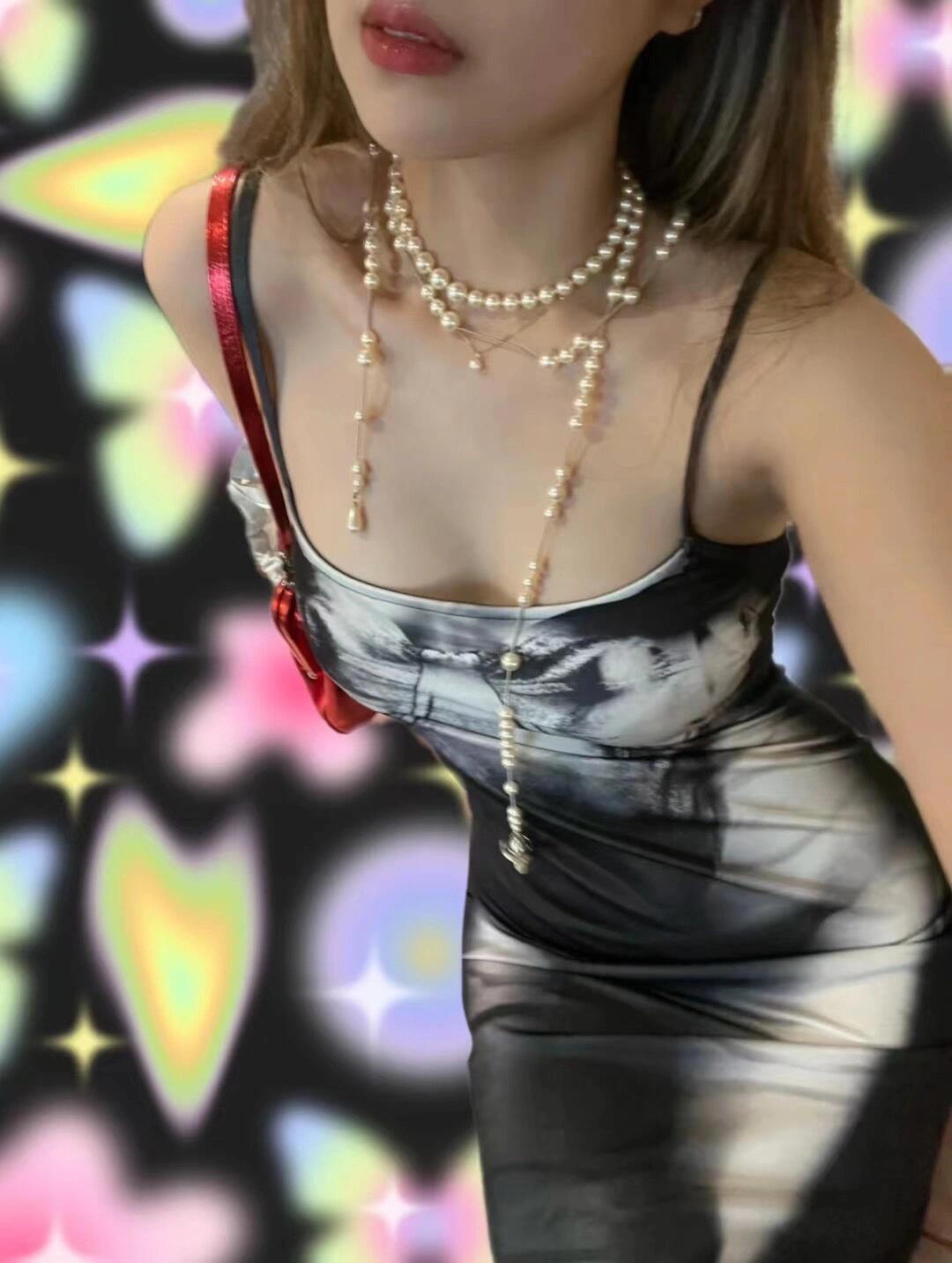 西太后珍珠项链 小巧精致，闭眼入准没错！纯粹王冠球是经典的象征，闪耀土星环勾勒未来波光流转间，开启一场与